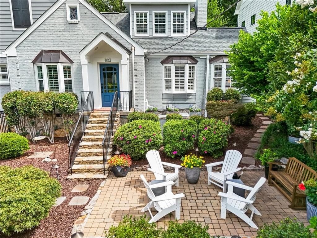 3 bedroom, 2 bathroom, 2,110 sq ft single family residence under contract at 802 Highland Terrace, Atlanta, GA 30306 — photo 2