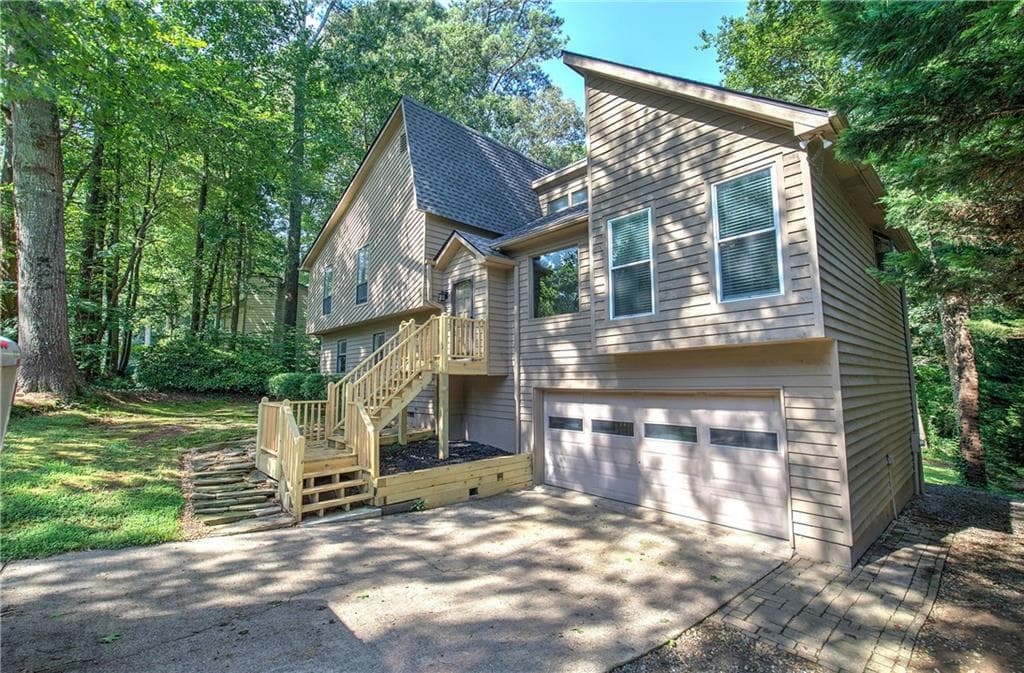 4 bedroom, 3 bathroom, 2,398 sq ft single family residence for sale at 1032 Summer Place, Acworth, GA 30102 — photo 2