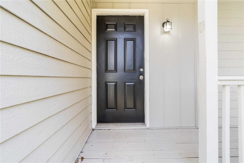 3 bedroom, 2 bathroom, 1,764 sq ft single family residence for sale at 2725 Wildflower Lane, Snellville, GA 30039 — photo 6
