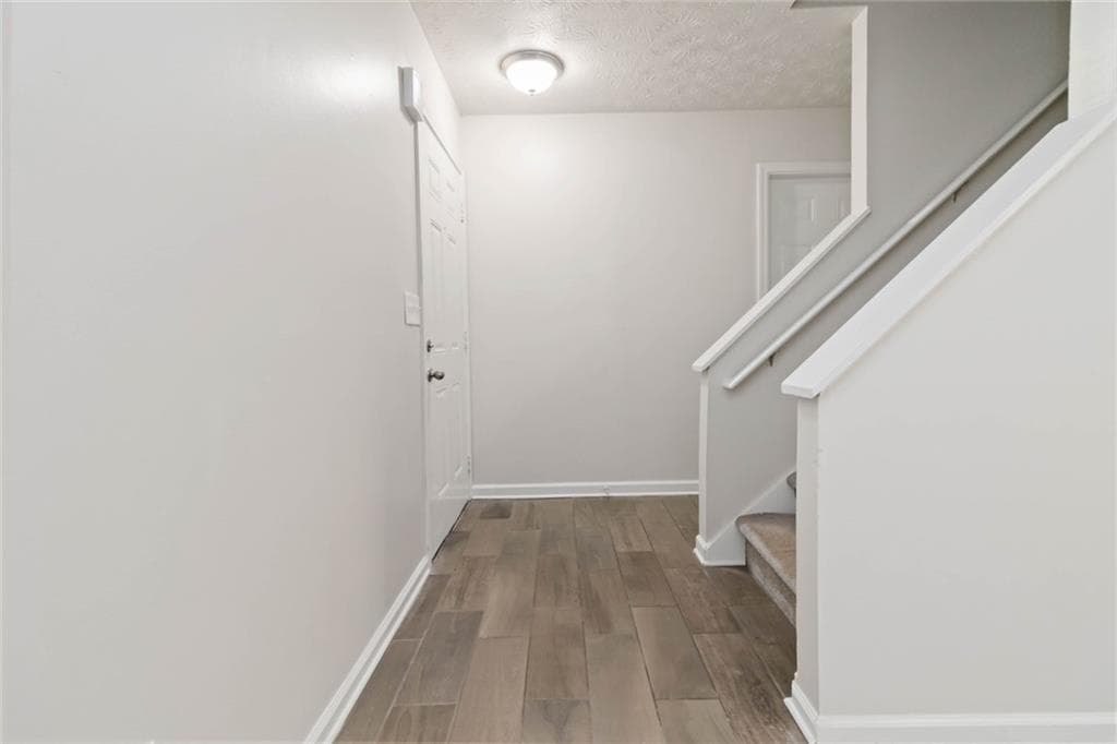 3 bedroom, 2 bathroom, 1,764 sq ft single family residence for sale at 2725 Wildflower Lane, Snellville, GA 30039 — photo 8