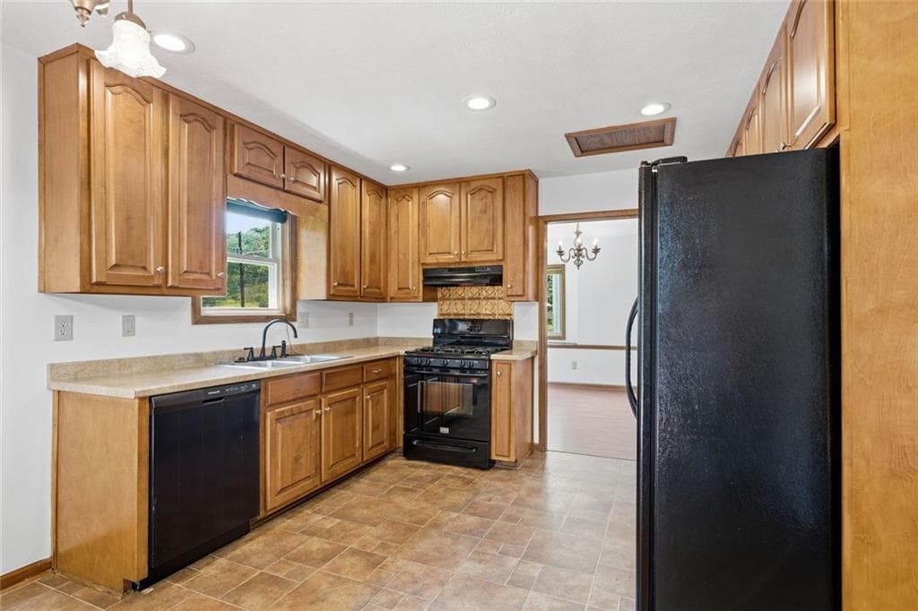 4 bedroom, 3 bathroom, 3,176 sq ft single family residence for sale at 2890 Creekwood Lane, Lawrenceville, GA 30044 — photo 9