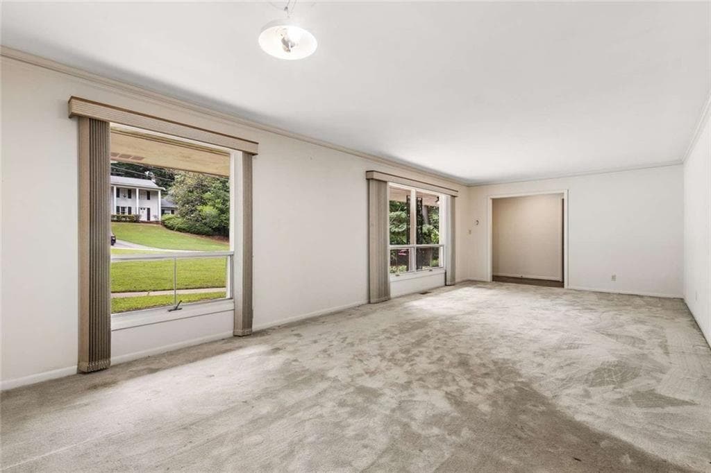 4 bedroom, 3 bathroom, 2,258 sq ft single family residence under contract at 165 W Spalding Drive, Atlanta, GA 30328 — photo 5