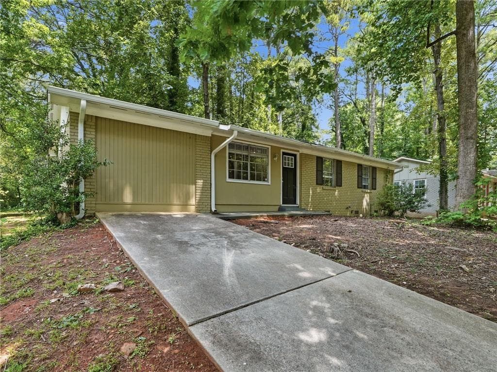 3 bedroom, 2 bathroom, 1,350 sq ft single family residence for sale at 4448 Malibu Drive, Decatur, GA 30035 — photo 4