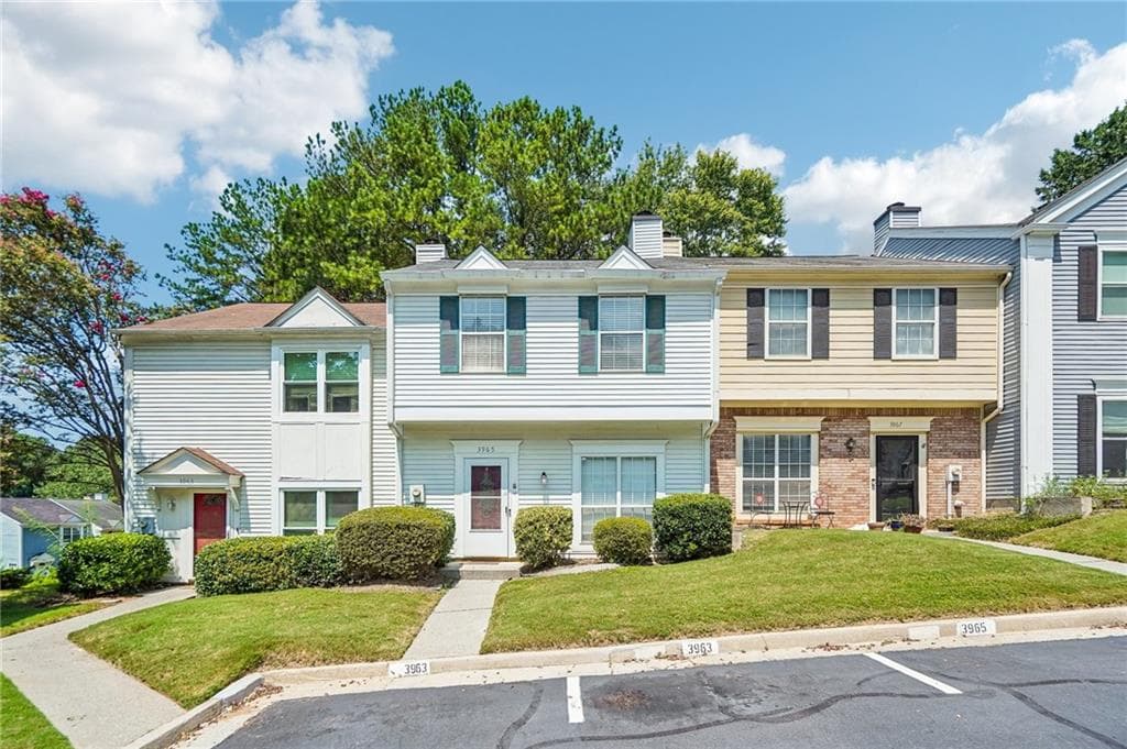 2 bedroom, 3 bathroom, 1,470 sq ft townhouse for sale at 3965 Wolcott Circle, Atlanta, GA 30340