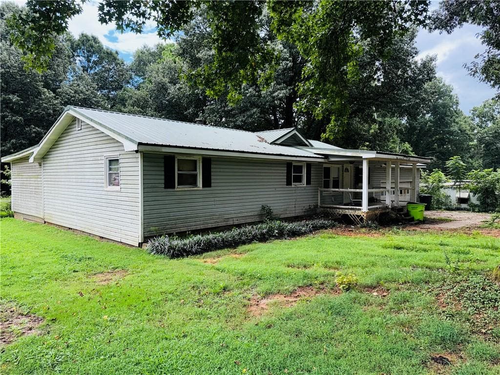 3 bedroom, 2 bathroom, 1,576 sq ft single family residence for sale at 80 Forest Road, Stockbridge, GA 30281 — photo 3
