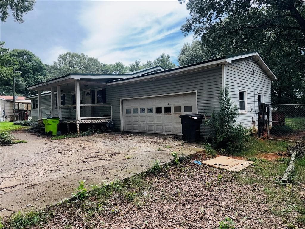 3 bedroom, 2 bathroom, 1,576 sq ft single family residence for sale at 80 Forest Road, Stockbridge, GA 30281 — photo 4