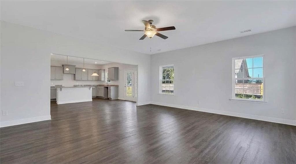 5 bedroom, 2 bathroom, 2,708 sq ft single family residence for rent at 9 Sago Palm Way, Savannah, GA 31302 for $2,600 a month — photo 3