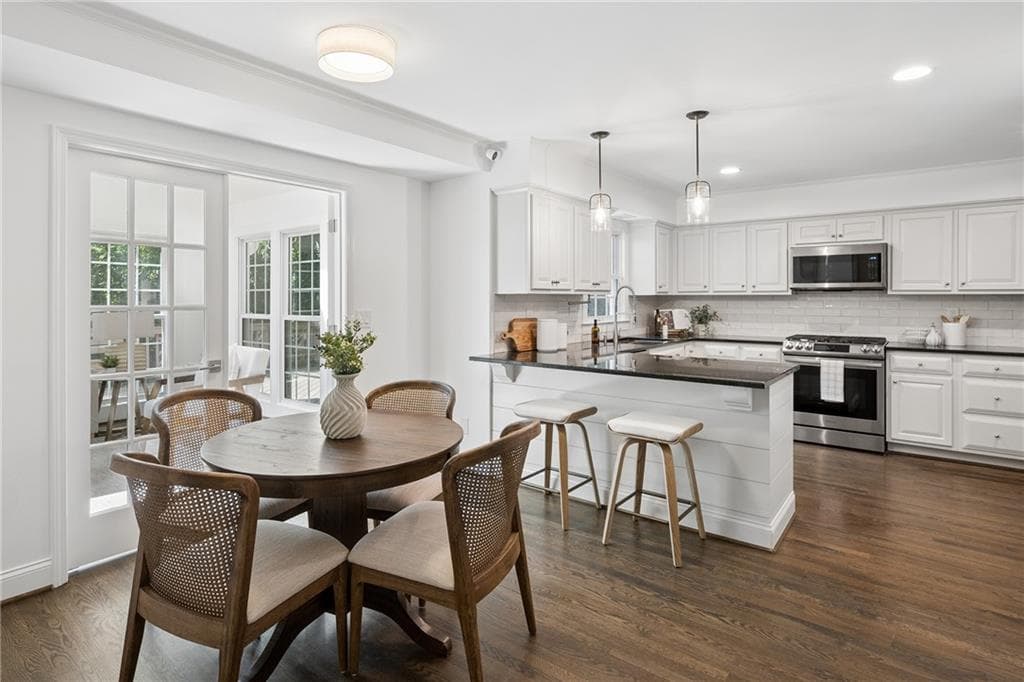 3 bedroom, 3 bathroom, 2,652 sq ft single family residence for sale at 1175 Chalfont Walk, Atlanta, GA 30319 — photo 9