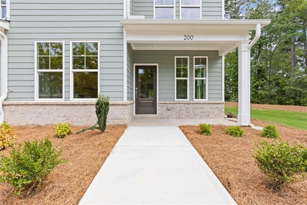 3 bedroom, 3 bathroom, 1,762 sq ft townhouse for sale at 389 Summerville Lane 7, Athens, GA 30606 — photo 2