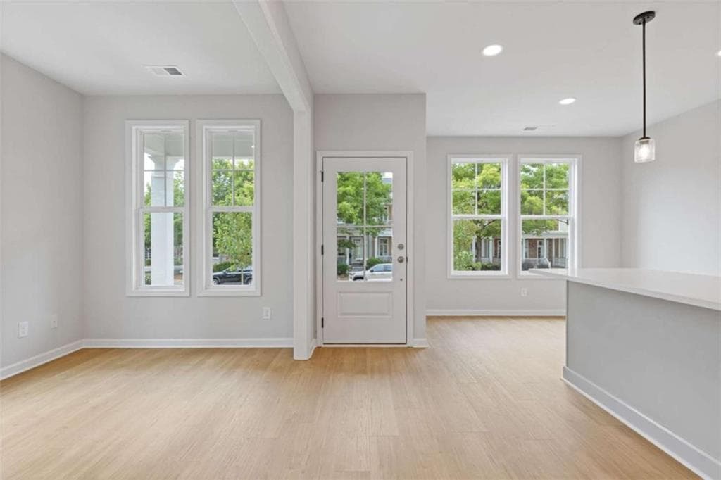 3 bedroom, 3 bathroom, 1,762 sq ft townhouse for sale at 389 Summerville Lane 7, Athens, GA 30606 — photo 5