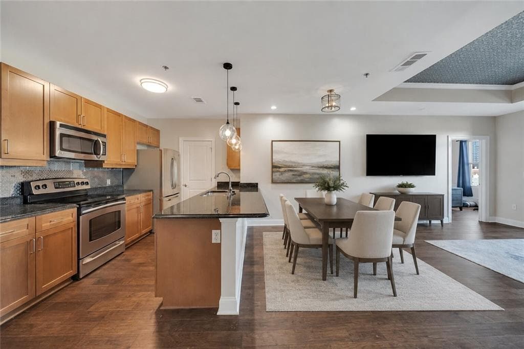 2 bedroom, 2 bathroom, 1,275 sq ft condominium for rent at 325 E Paces Ferry Road 601, Atlanta, GA 30305 for $2,800 a month — photo 2
