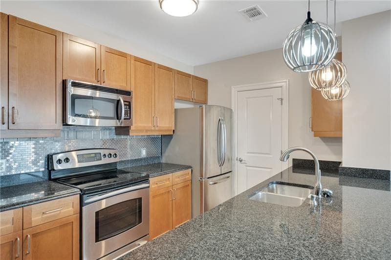 2 bedroom, 2 bathroom, 1,275 sq ft condominium for rent at 325 E Paces Ferry Road 601, Atlanta, GA 30305 for $2,800 a month — photo 4