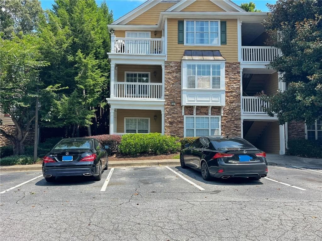 1 bedroom, 1 bathroom, 697 sq ft condominium for rent at 233 Bentley Place,, Tucker, GA 30084 for $1,400 a month — photo 1 of 18