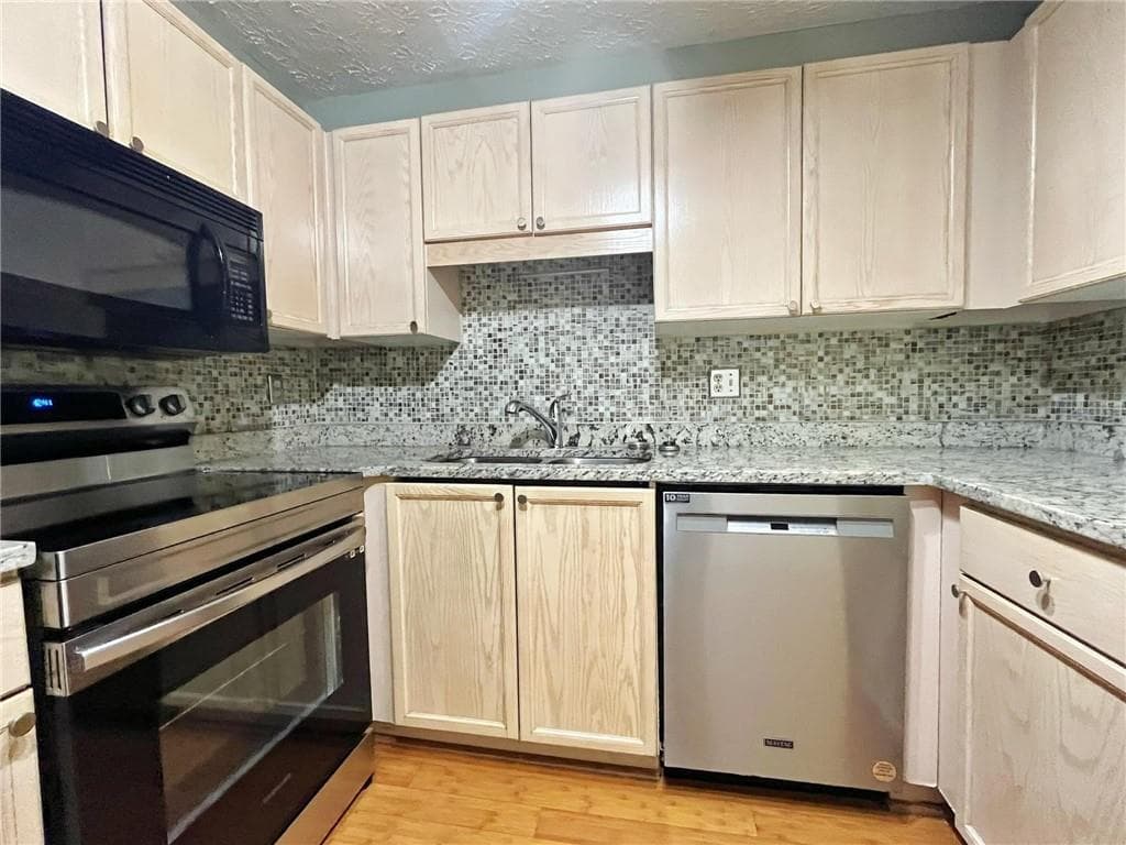 1 bedroom, 1 bathroom, 697 sq ft condominium for rent at 233 Bentley Place,, Tucker, GA 30084 for $1,400 a month — photo 5
