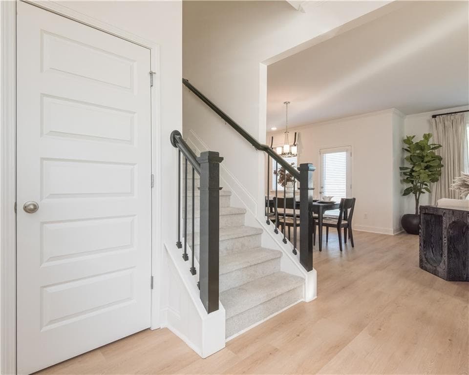 4 bedroom, 3 bathroom, 2,636 sq ft single family residence for sale at 5593 Keswick Drive, Flowery Branch, GA 30542 — photo 8