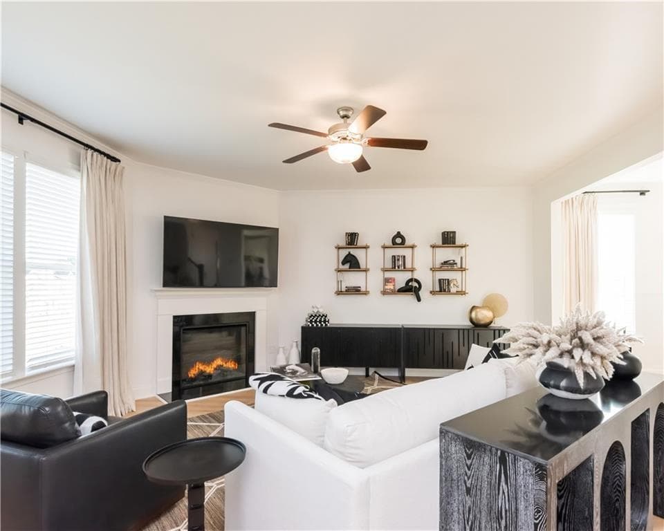 4 bedroom, 3 bathroom, 2,636 sq ft single family residence for sale at 5593 Keswick Drive, Flowery Branch, GA 30542 — photo 9