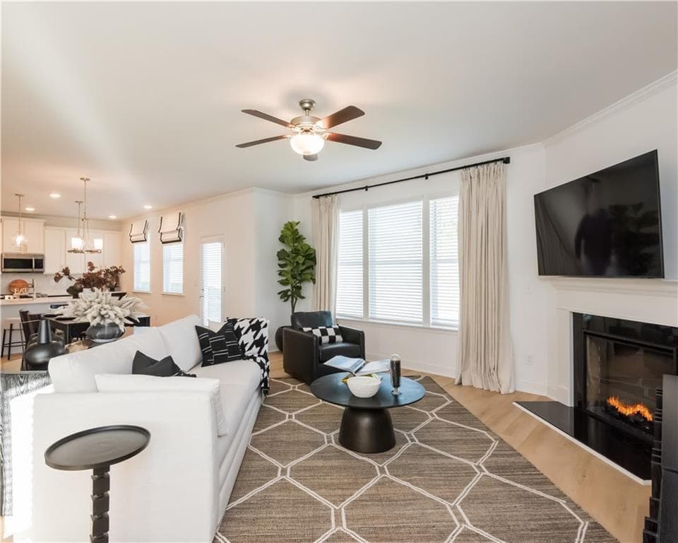 4 bedroom, 3 bathroom, 2,636 sq ft single family residence for sale at 5593 Keswick Drive, Flowery Branch, GA 30542 — photo 10