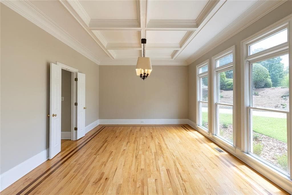5 bedroom, 6 bathroom, 6,808 sq ft single family residence for sale at 8445 Sentinae Chase Drive, Roswell, GA 30076 — photo 8