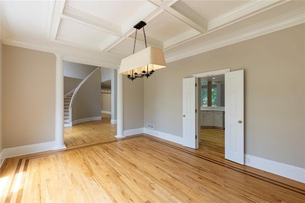 5 bedroom, 6 bathroom, 6,808 sq ft single family residence for sale at 8445 Sentinae Chase Drive, Roswell, GA 30076 — photo 9