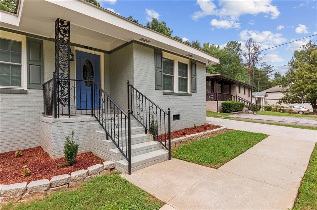 3 bedroom, 2 bathroom, 1,465 sq ft single family residence for sale at 10142 Puckett Street, Covington, GA 30014