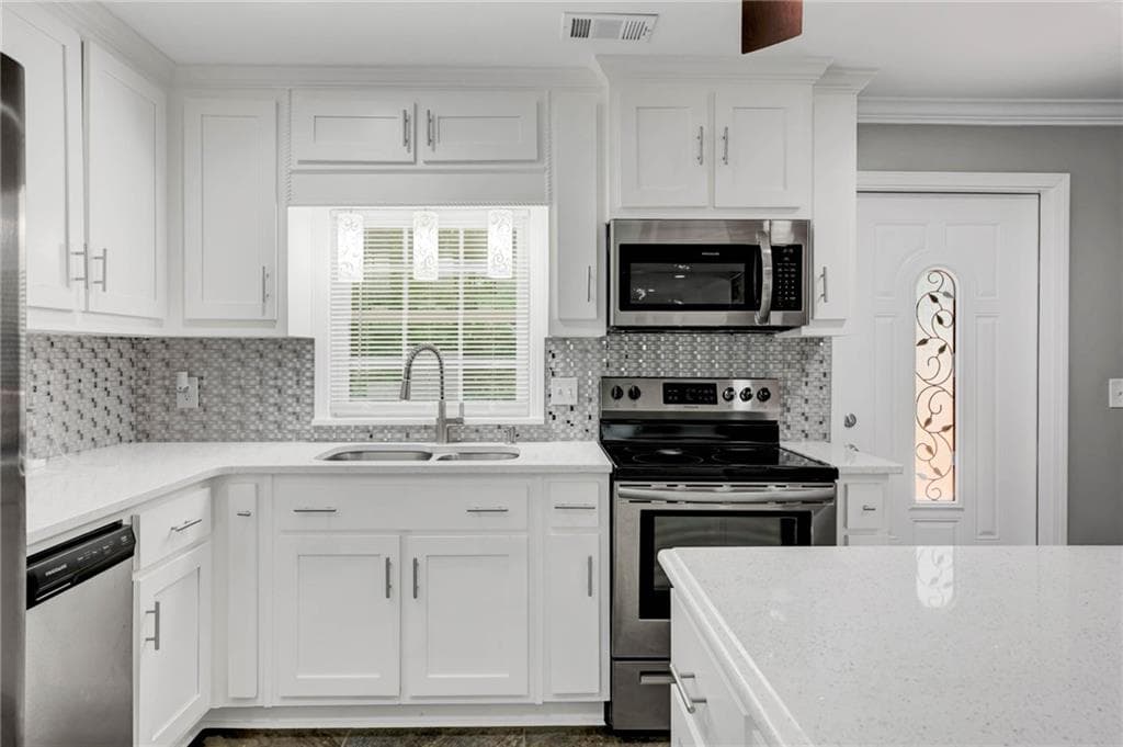 3 bedroom, 2 bathroom, 1,465 sq ft single family residence for sale at 10142 Puckett Street, Covington, GA 30014 — photo 9