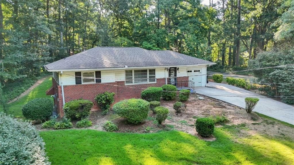 3 bedroom, 3 bathroom, 1,141 sq ft single family residence for sale at 2560 Wood Valley Drive, East Point, GA 30344 — photo 3