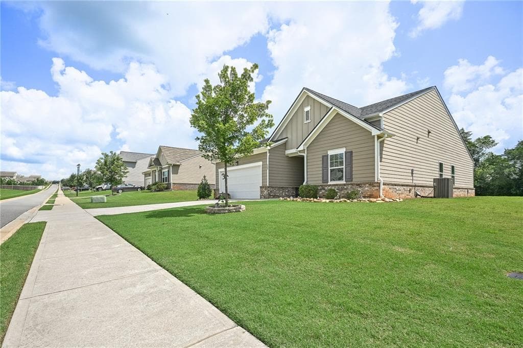 4 bedroom, 2 bathroom, 1,839 sq ft single family residence for sale at 155 Siena Drive, Cartersville, GA 30120 — photo 3