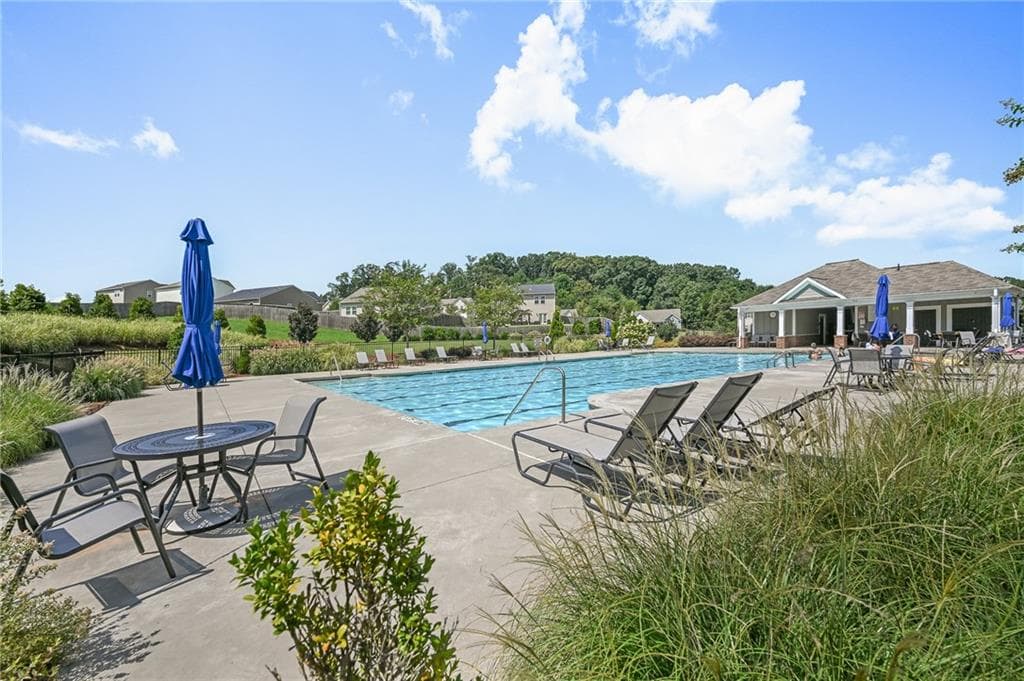 4 bedroom, 2 bathroom, 1,839 sq ft single family residence for sale at 155 Siena Drive, Cartersville, GA 30120 — photo 5