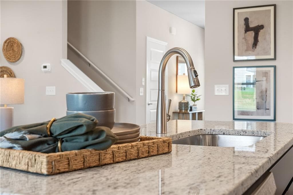 5 bedroom, 3 bathroom, 2,419 sq ft single family residence for sale at 111 Stonecreek Avenue, Rockmart, GA 30153 — photo 6
