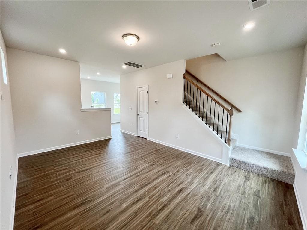 3 bedroom, 3 bathroom, 1,214 sq ft single family residence for sale at 21 Cove Lane, Ringgold, GA 30736 — photo 5