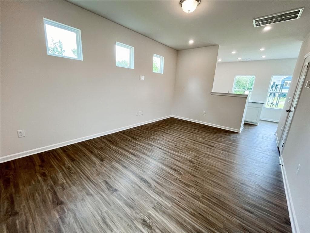 3 bedroom, 3 bathroom, 1,214 sq ft single family residence for sale at 21 Cove Lane, Ringgold, GA 30736 — photo 6