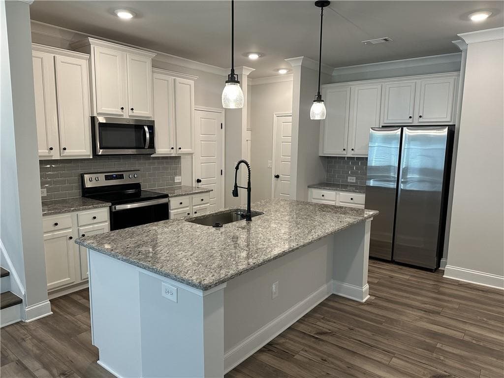 3 bedroom, 3 bathroom, 2,033 sq ft townhouse for rent at 4553 Cypress Park Drive, Gainesville, GA 30504 for $1,950 a month — photo 2
