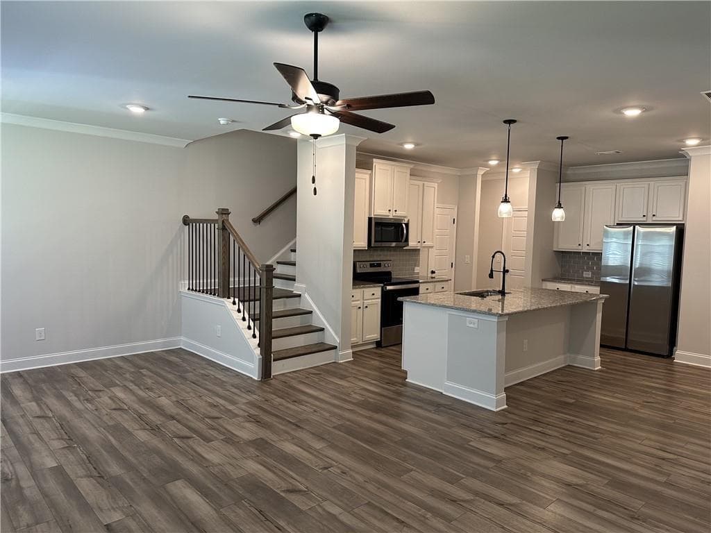 3 bedroom, 3 bathroom, 2,033 sq ft townhouse for rent at 4553 Cypress Park Drive, Gainesville, GA 30504 for $1,950 a month — photo 3