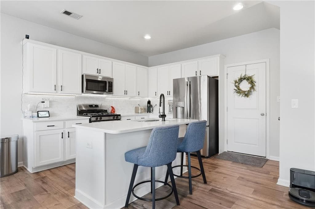 3 bedroom, 3 bathroom, 1,888 sq ft single family residence for sale at 327 Winston Circle, Canton, GA 30114 — photo 9