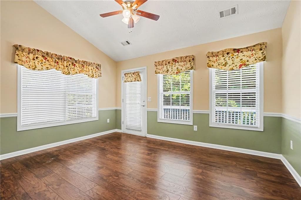3 bedroom, 2 bathroom, 1,490 sq ft single family residence for sale at 31 Bramble Court, Jefferson, GA 30549 — photo 5