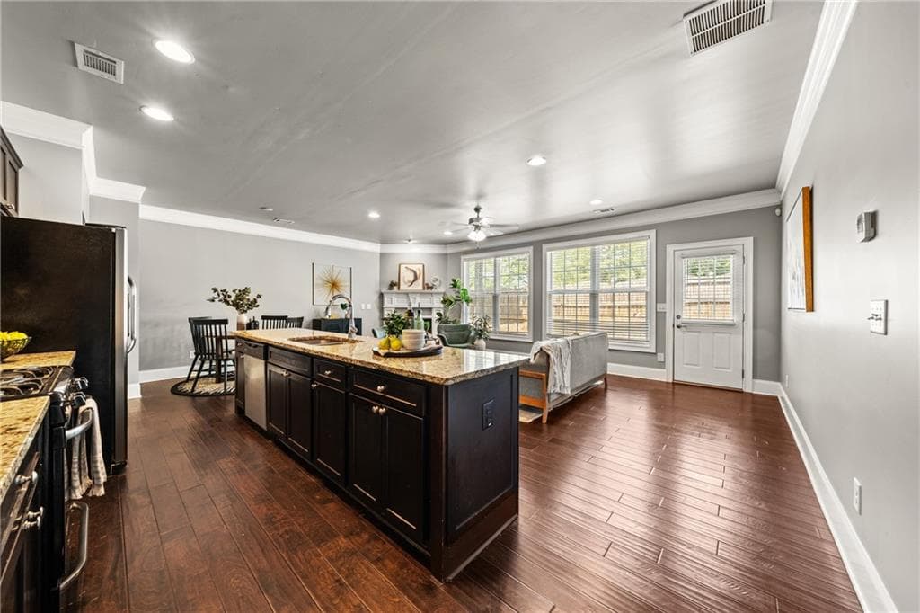 3 bedroom, 3 bathroom, 2,064 sq ft townhouse under contract at 2854 Jordan Oaks Lane 8, Decatur, GA 30033 — photo 3