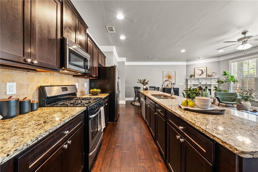 3 bedroom, 3 bathroom, 2,064 sq ft townhouse under contract at 2854 Jordan Oaks Lane 8, Decatur, GA 30033 — photo 4