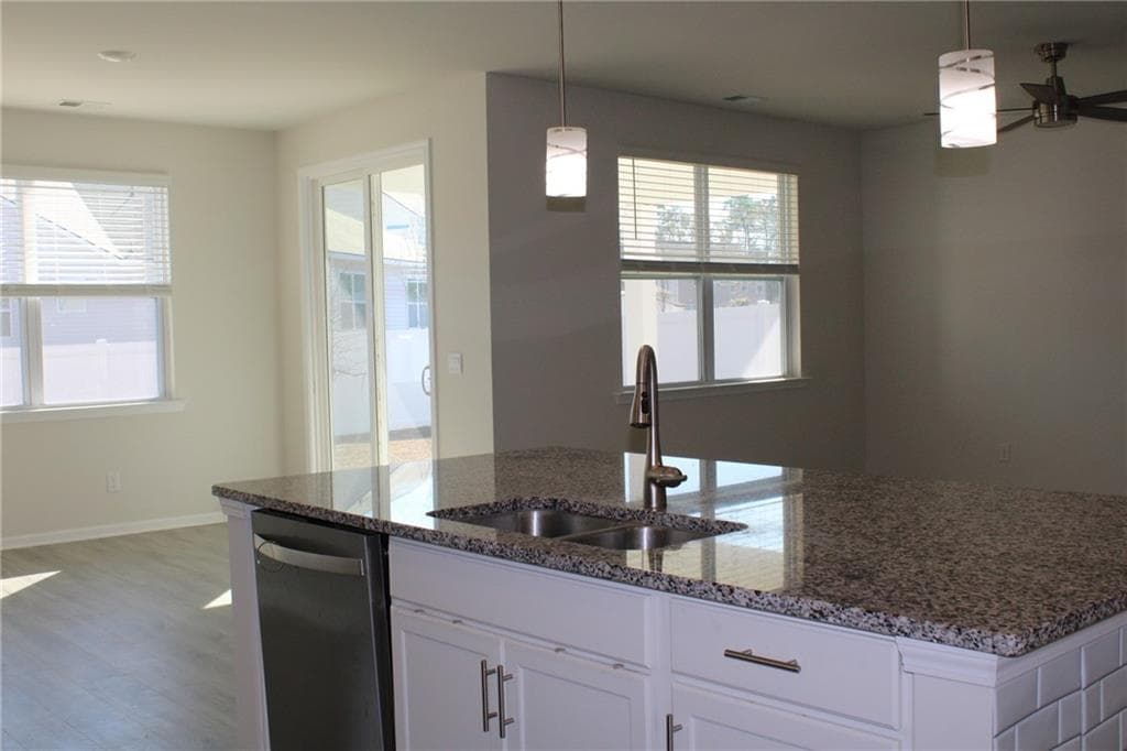 3 bedroom, 2 bathroom, 1,701 sq ft single family residence for rent at 3 Woodford Reserve Drive, Pooler, GA 31322 for $2,500 a month — photo 4