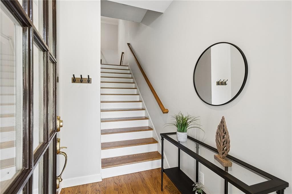 4 bedroom, 4 bathroom, 2,952 sq ft townhouse for sale at 4305 Village Green Drive, Roswell, GA 30075 — photo 8