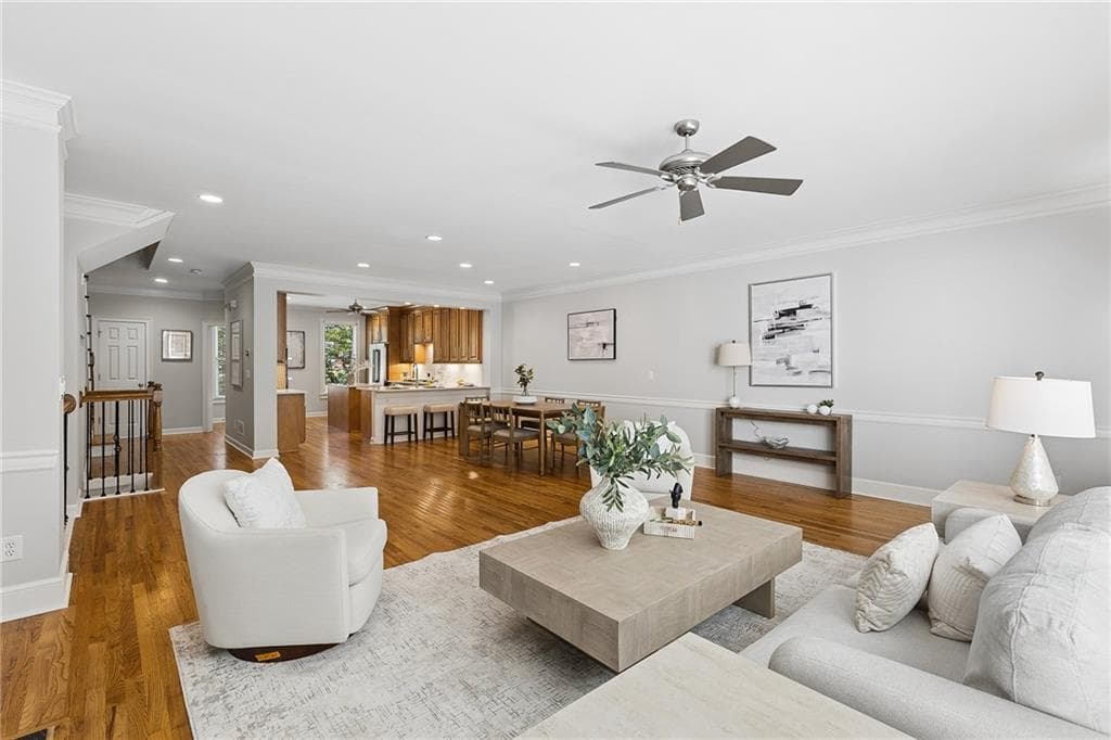 4 bedroom, 4 bathroom, 2,952 sq ft townhouse for sale at 4305 Village Green Drive, Roswell, GA 30075 — photo 9