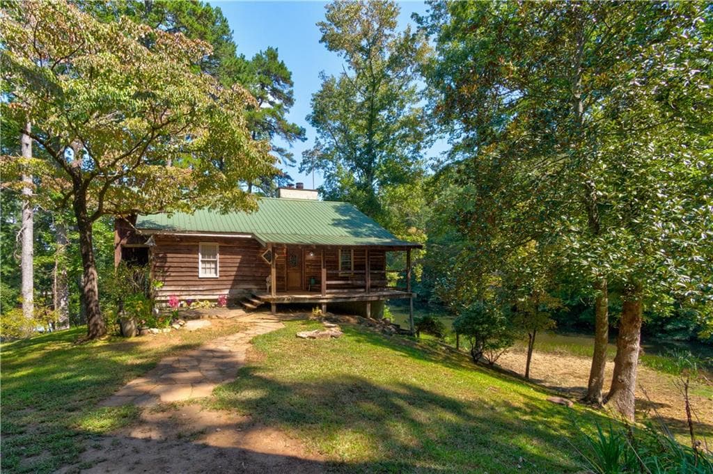 4 bedroom, 2 bathroom, 2,313 sq ft single family residence for sale at 434 Mill Creek Drive, Dawsonville, GA 30534