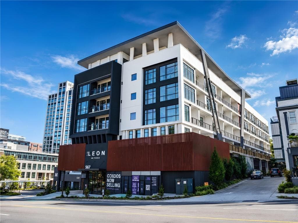 2 bedroom, 2 bathroom, 1,050 sq ft condominium for sale at 567 Ponce De Leon Avenue 504, Atlanta, GA 30308 — photo 1 of 36