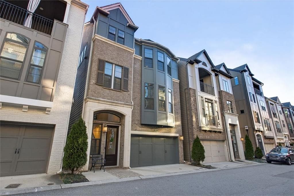 3 bedroom, 4 bathroom, 2,236 sq ft single family residence for sale at 513 Broadview Place, Atlanta, GA 30324 — photo 2