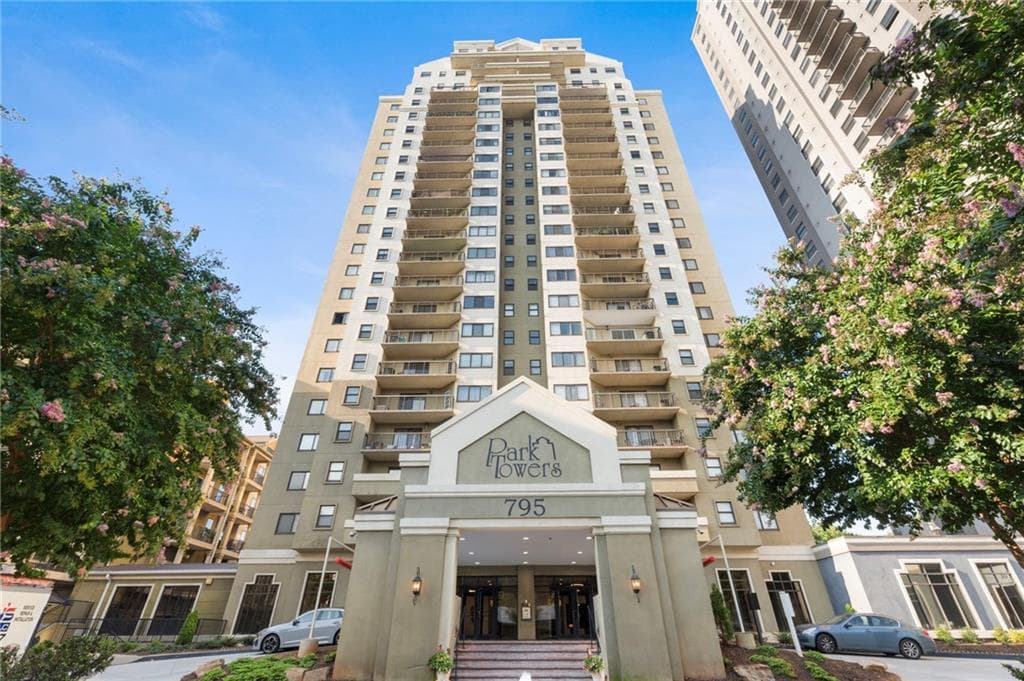 1 bedroom, 1 bathroom, 703 sq ft condominium for rent at 795 Hammond Drive 505, Atlanta, GA 30328 for $1,100 a month — photo 1 of 21