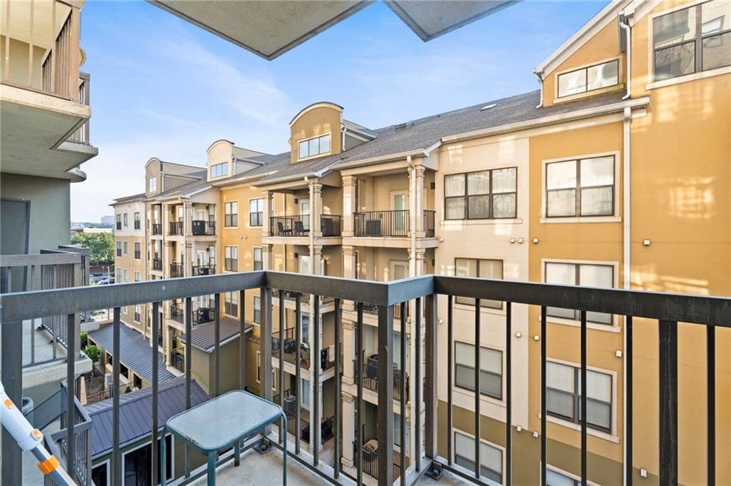 1 bedroom, 1 bathroom, 703 sq ft condominium for rent at 795 Hammond Drive 505, Atlanta, GA 30328 for $1,100 a month — photo 9