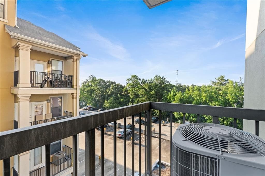1 bedroom, 1 bathroom, 703 sq ft condominium for rent at 795 Hammond Drive 505, Atlanta, GA 30328 for $1,100 a month — photo 10