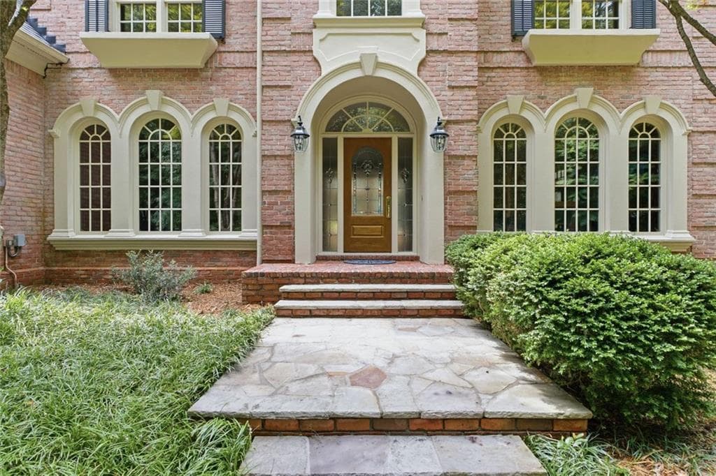 5 bedroom, 5 bathroom, 6,282 sq ft single family residence for sale at 2030 Grande Loch, Roswell, GA 30075 — photo 2