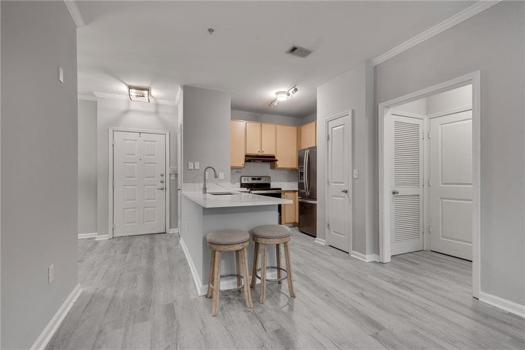 2 bedroom, 2 bathroom, 1,077 sq ft condominium for rent at 821 Ralph Mcgill Boulevard 3215, Atlanta, GA 30306 for $2,500 a month — photo 7
