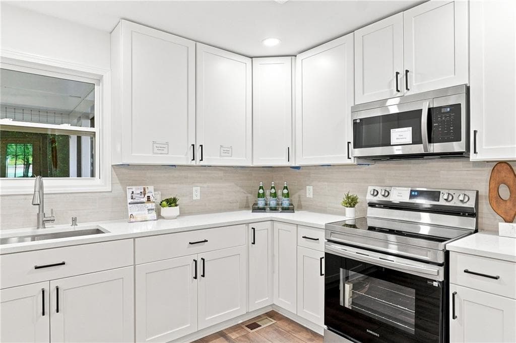 4 bedroom, 3 bathroom, 2,916 sq ft single family residence for sale at 192 Shalloway Drive, Kennesaw, GA 30144 — photo 4