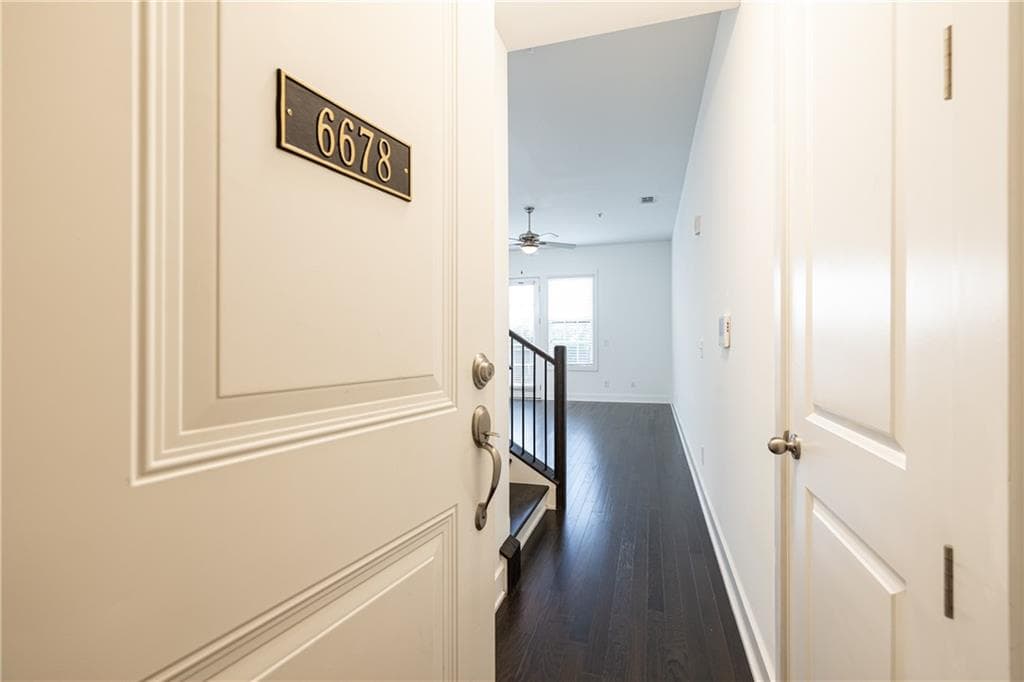 1 bedroom, 2 bathroom, 978 sq ft condominium for sale at 6678 Cadence Boulevard 74, Sandy Springs, GA 30328 — photo 2